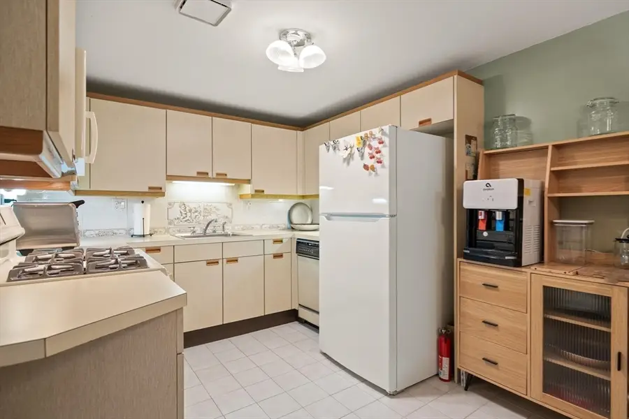 282 Place Ln #282, Woburn, MA 01801 - #3