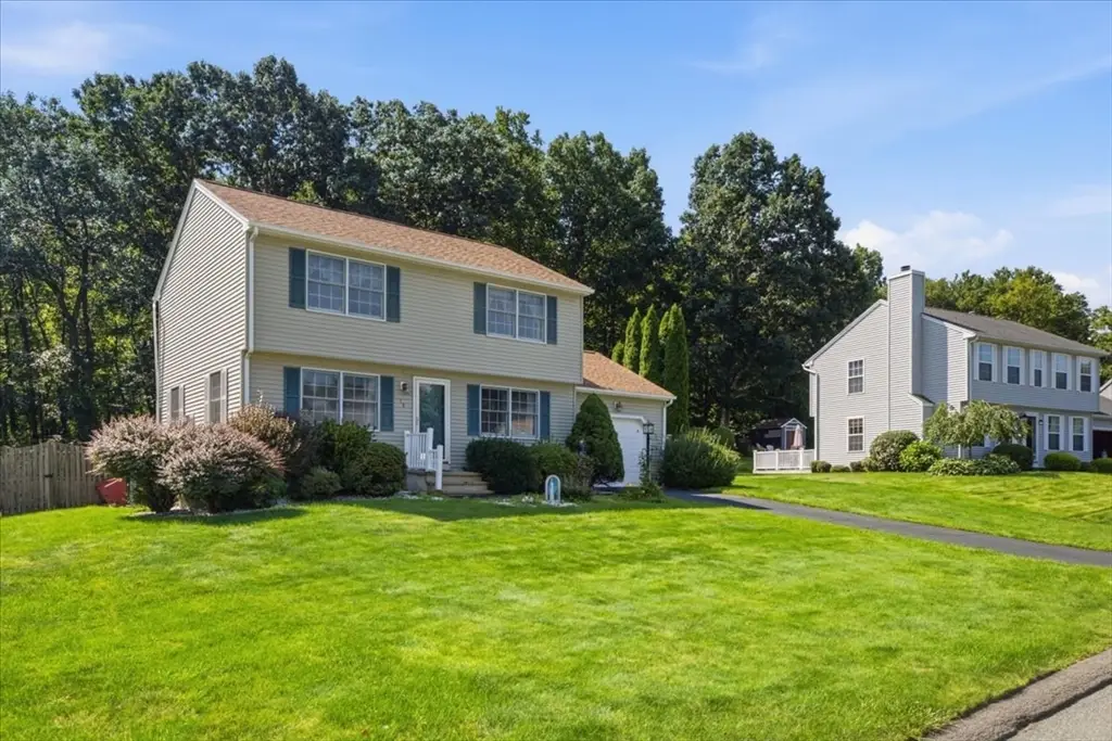 18 Scott Hollow Dr, Holyoke, MA 01040 - #1