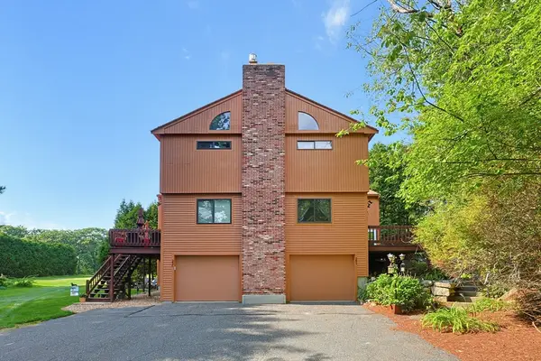 25 Country Club Ln #D, Milford, MA 01757