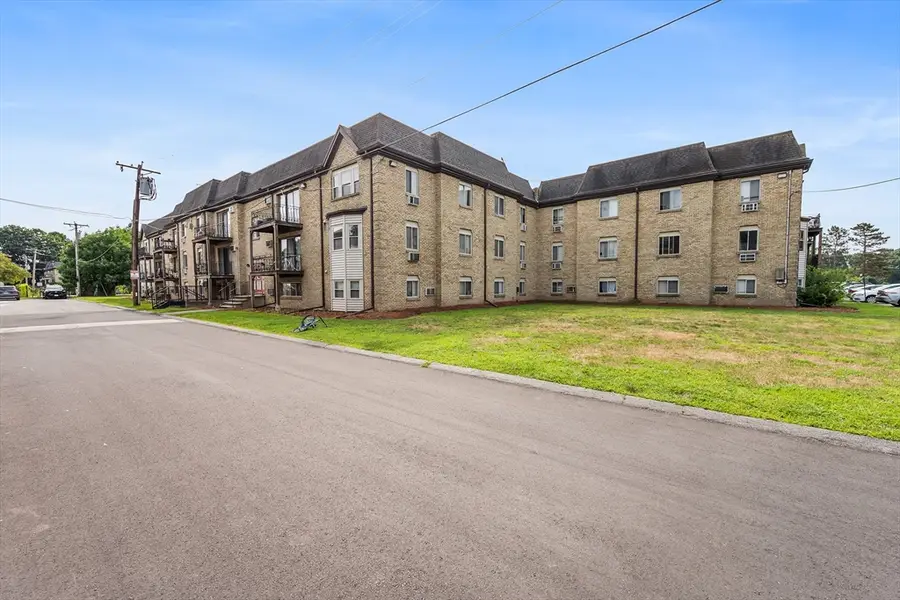345 Pawtucket Blvd #14, Lowell, MA 01854 - #2