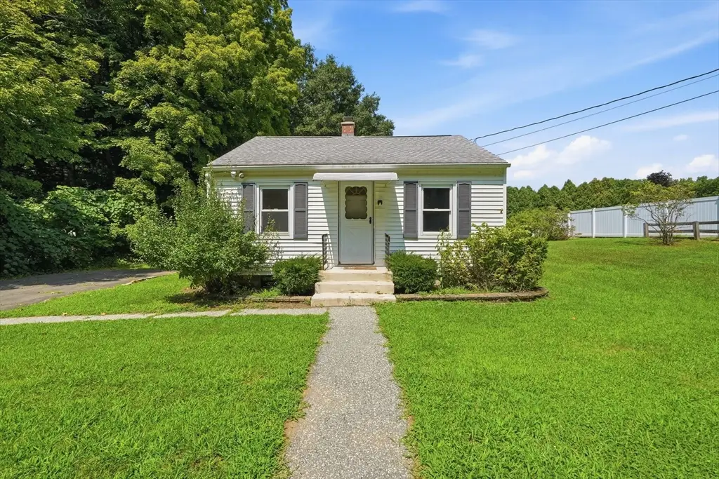 289 Southampton Rd, Holyoke, MA 01040 - #1