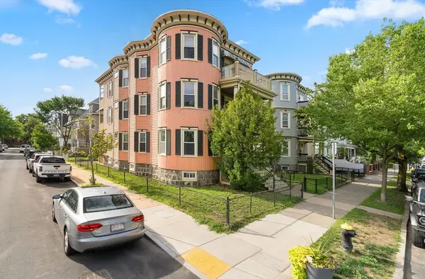 19 Pleasant St, Boston, MA 02125