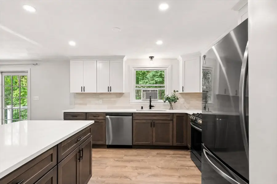 11 Groton Rd, Tyngsborough, MA 01879 - #3