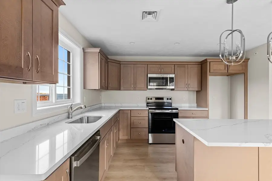 393 Court St #Unit 7, Plymouth, MA 02360 - #3