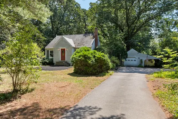 67 Summer St, Foxboro, MA 02035