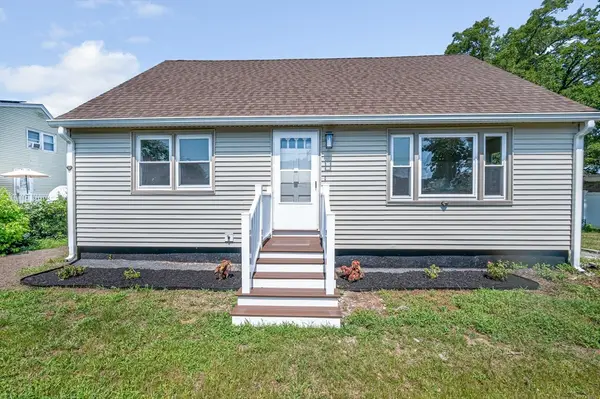 68 Waldo St, Lowell, MA 01852