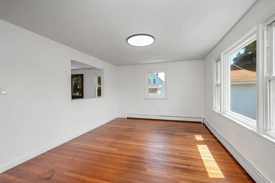 68 Waldo St, Lowell, MA 01852 - #3