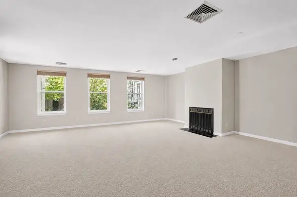 33 Chestnut Street #104, Boston, MA 02129