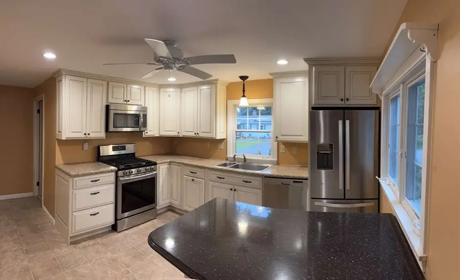 15 Wenonah Dr, Ludlow, MA 01056 - #2