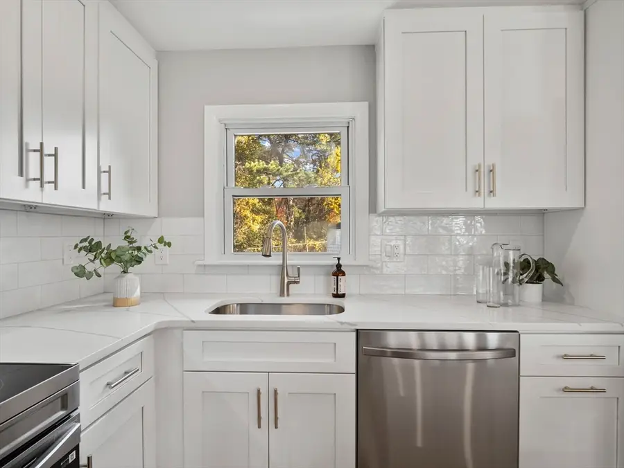 27 Hodgkins Rd, Rockport, MA 01966 - #3
