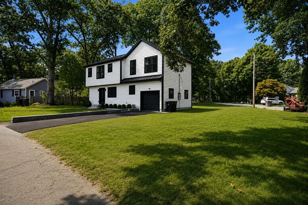 61 Mcalee Ave, Framingham, MA 01702 - #1