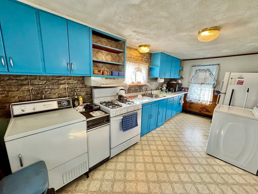 112 Florence Street, Tewksbury, MA 01876 - #2