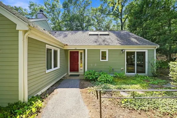 15 Fifer Ln #15, Lexington, MA 02420