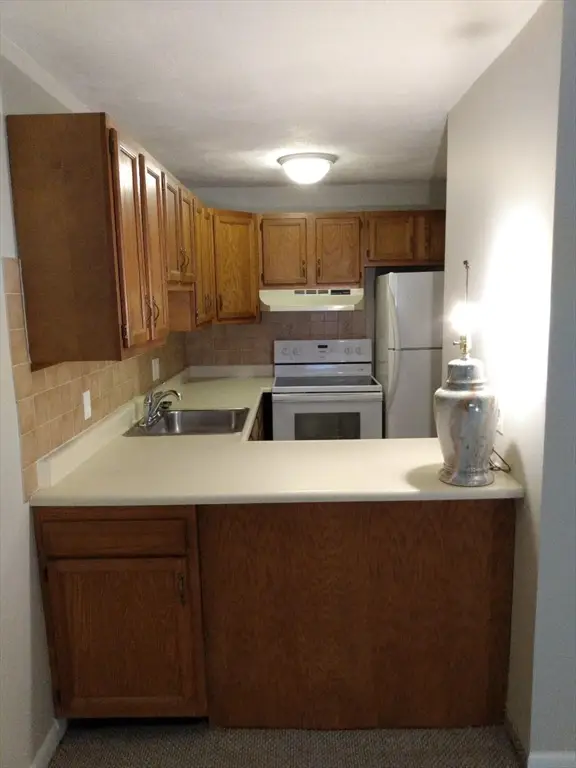 616 Boston Post Rd E #7, Marlborough, MA 01752