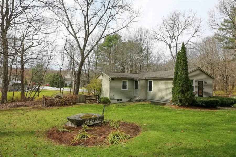 8 Juniper St, West Brookfield, MA 01585 - #2