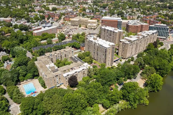 99 Pond Ave #520, Brookline, MA 02445