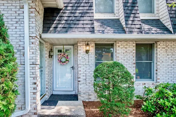 3 Mansion Woods Drive #G, Agawam, MA 01001