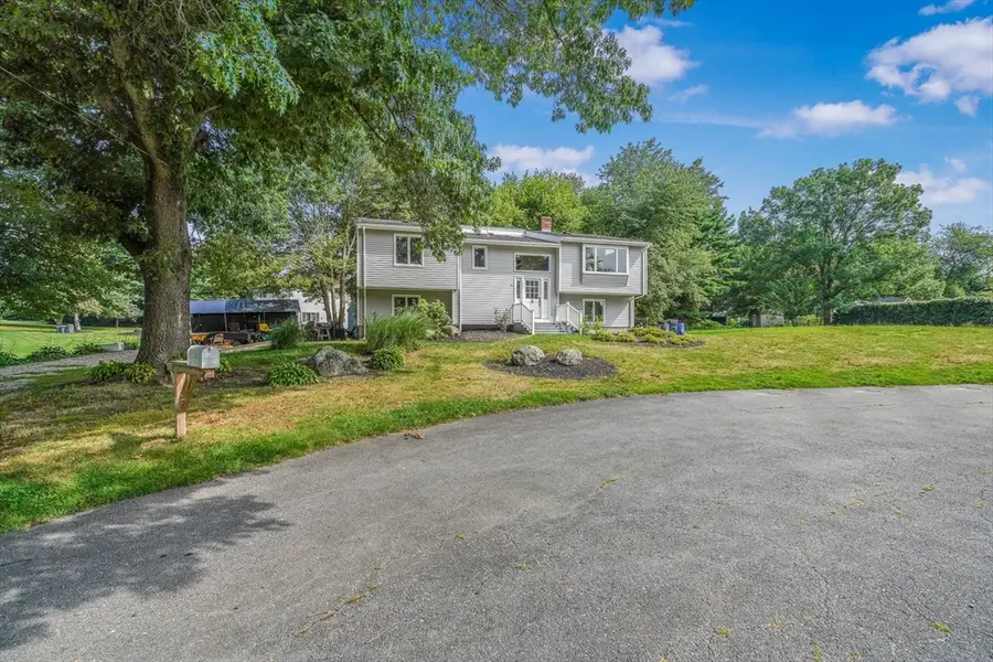 37 Slade St, Swansea, MA 02777 - #2