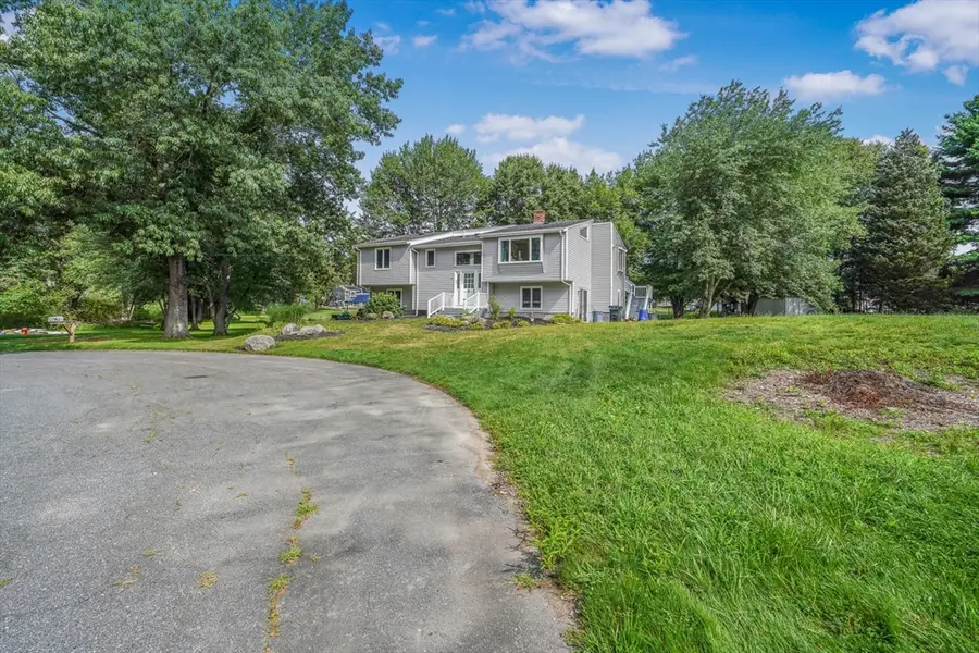 37 Slade St, Swansea, MA 02777 - #3