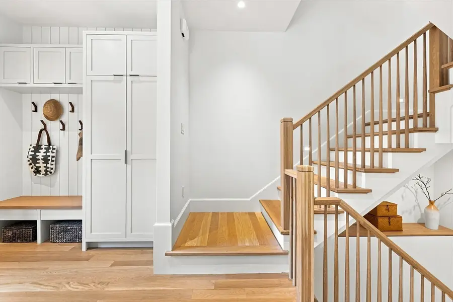 13 Hubbard Avenue, Cambridge, MA 02140 - #3