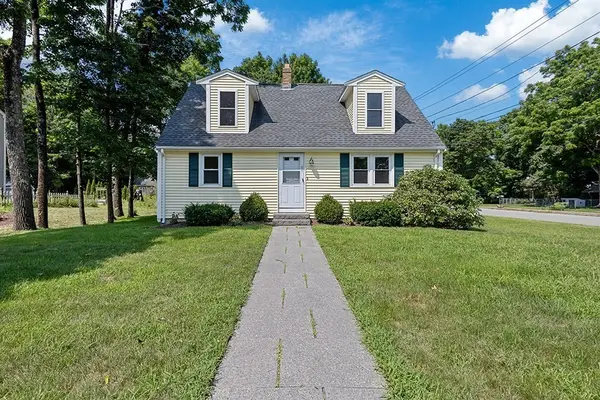 95 Franklin St, Wrentham, MA 02093