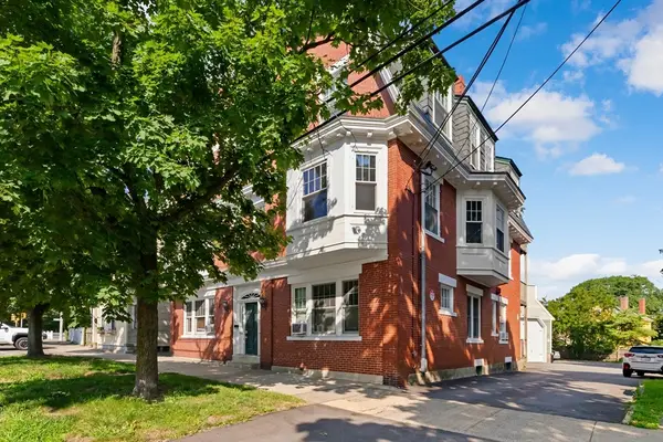 42 Broad St #3, Salem, MA 01970