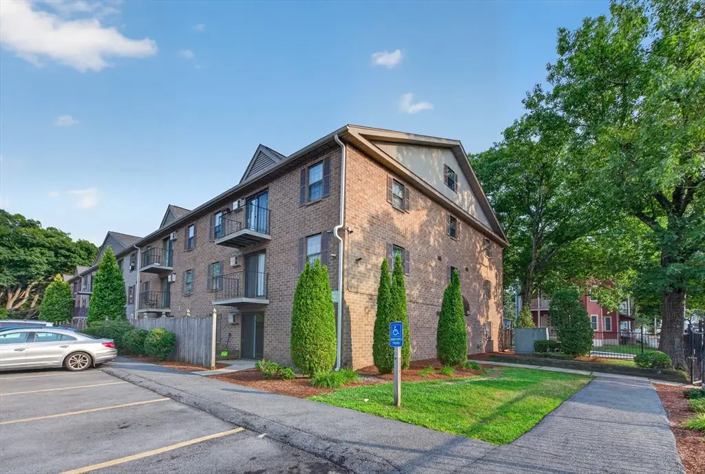 80 Stanton St #27, Worcester, MA 01605 - #1