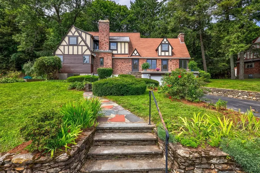 6 Old Brook Dr, Worcester, MA 01609 - #3