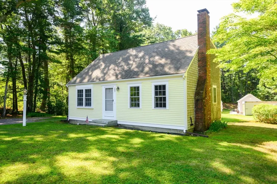 207 Valley St, Pembroke, MA 02359 - #3