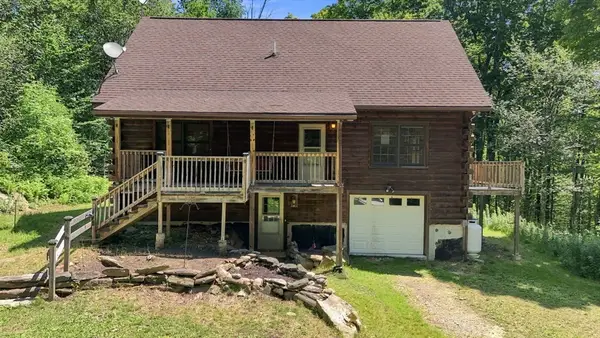 35 South Rd Ext, Peru, MA 01235