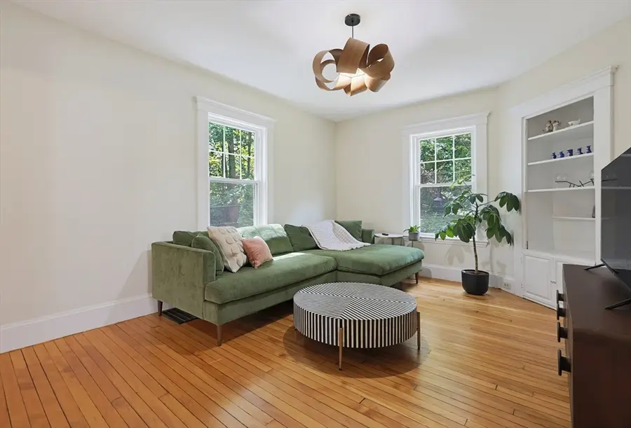 110 Essex St, Beverly, MA 01915 - #3