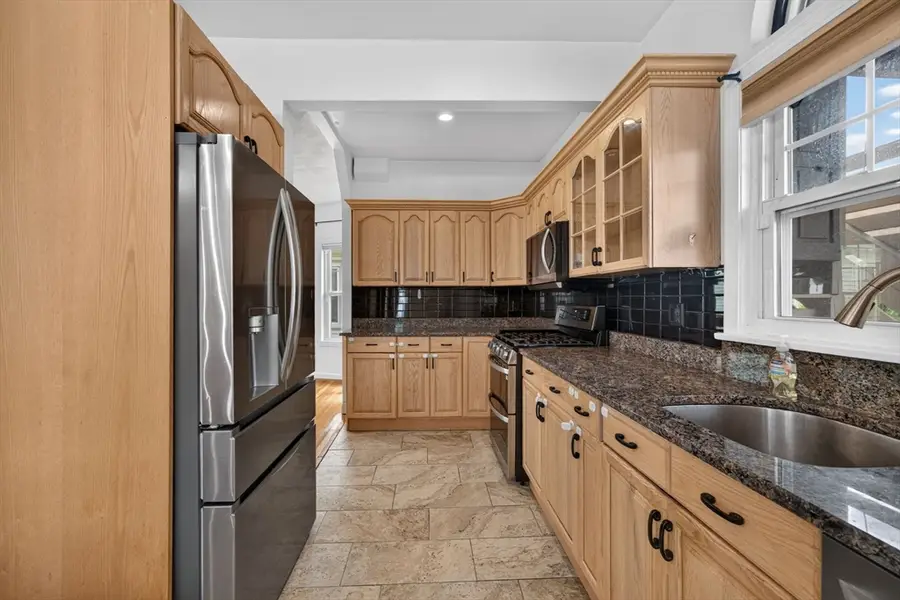 18 Henry St, Everett, MA 02149 - #2