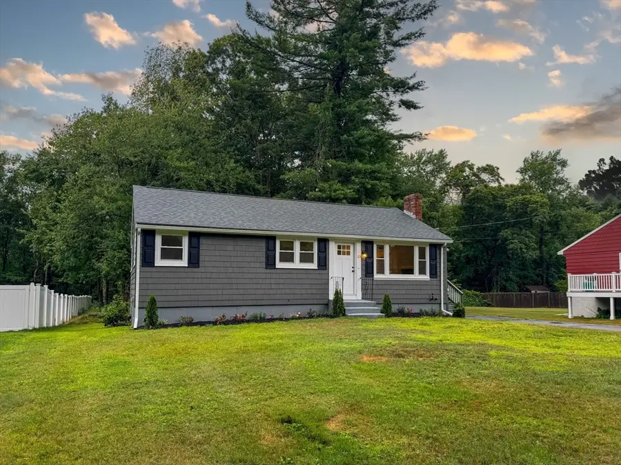 13 Center St, Medway, MA 02053 - #2