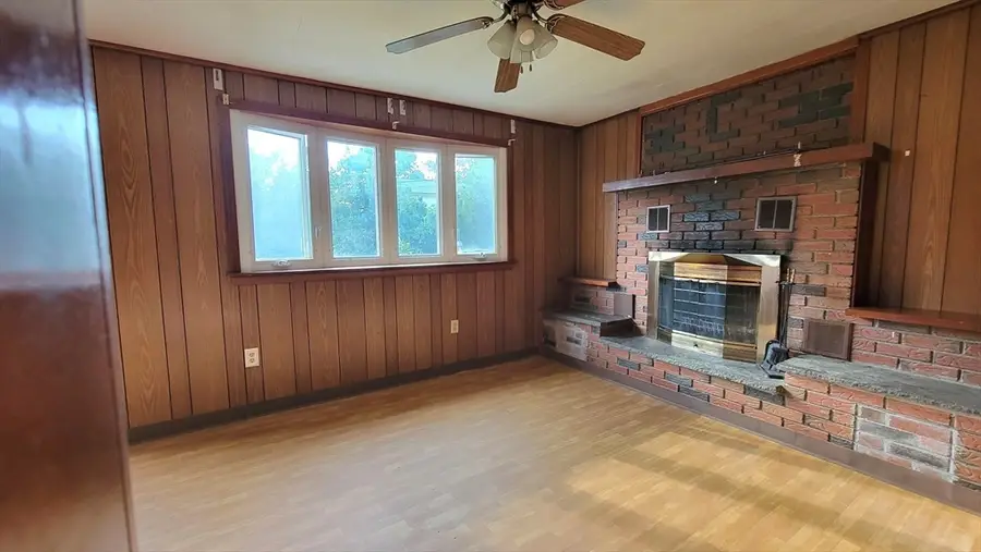 27 Richie Rd, Douglas, MA 01516 - #2