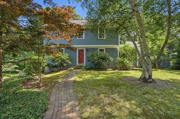 98 Bray Farm Rd S, Yarmouth, MA 02675