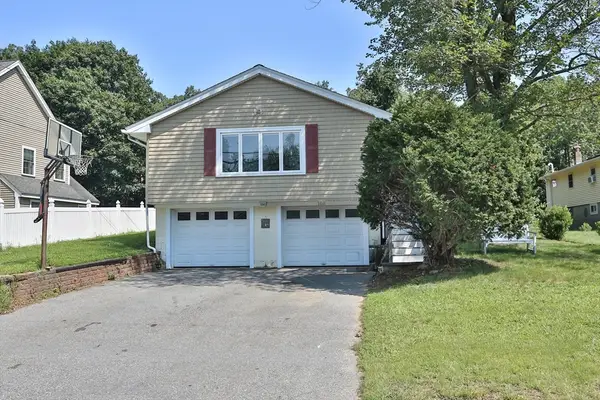 108 Lakeshore Dr, Marlborough, MA 01752