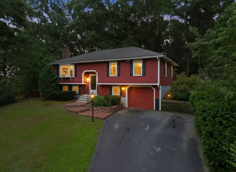 27 Reilly Ave, Blackstone, MA 01504 - #2