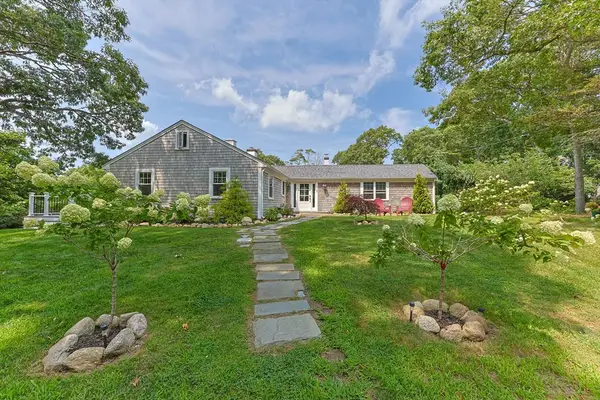 28 Frazar Rd, Falmouth, MA 02540