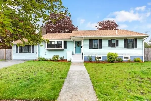 11 Countryside Lane, Marblehead, AE 09145