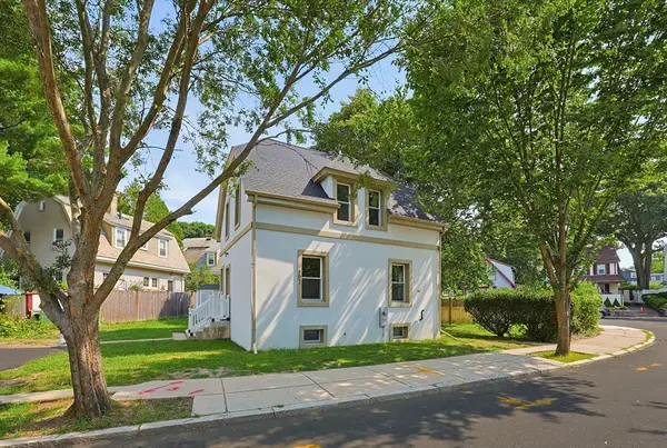 302 Wachusett St, Boston, MA 02130