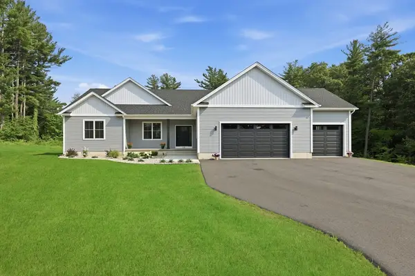 17 Silvergrass Ln, Southwick, MA 01077