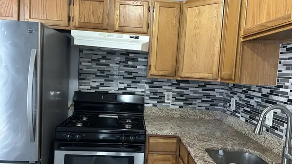 425 W Elm St #1, Brockton, MA 02301