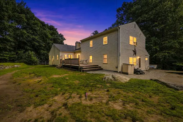 188 Maple St, Douglas, MA 01516