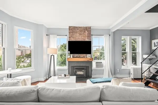 17 Cazenove St #408, Boston, MA 02116