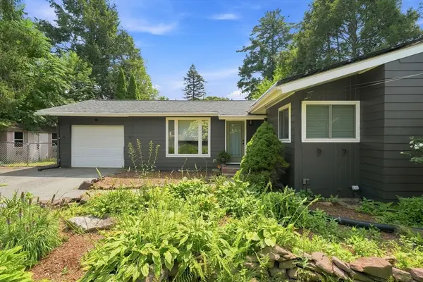 55 Lindsay Rd, Springfield, MA 01128