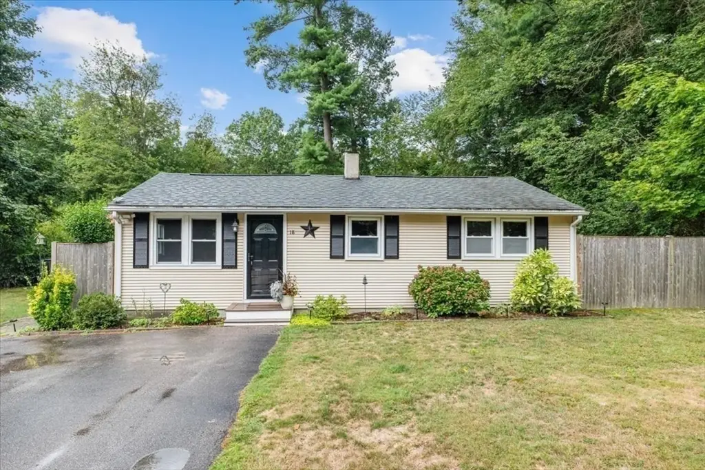 18 Carol Ave, Pembroke, MA 02359 - #1