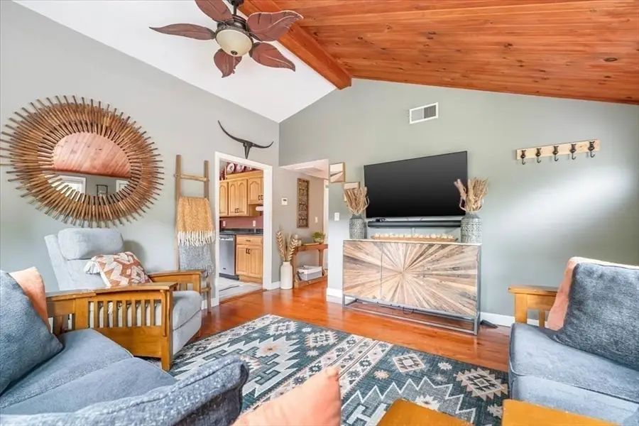 18 Carol Ave, Pembroke, MA 02359 - #2