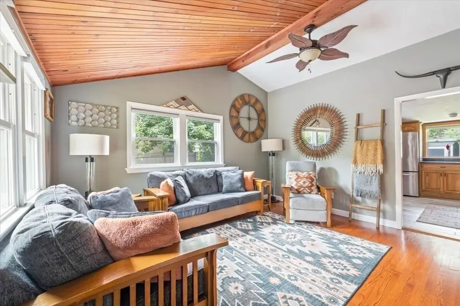 18 Carol Ave, Pembroke, MA 02359 - #3