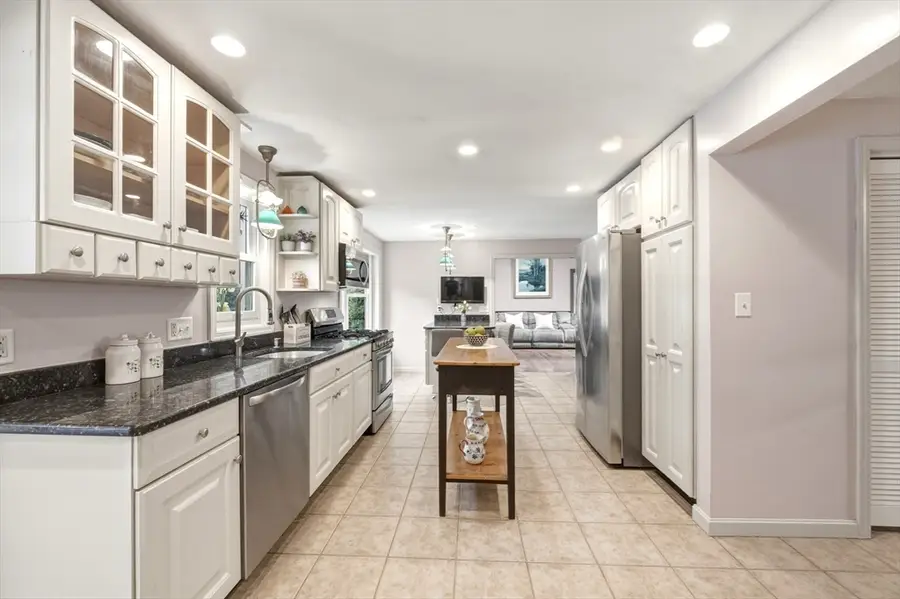 6 Rogers Ave, Marlborough, MA 01752 - #3