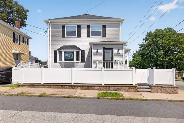 208 Hudson St, Fall River, MA 02720